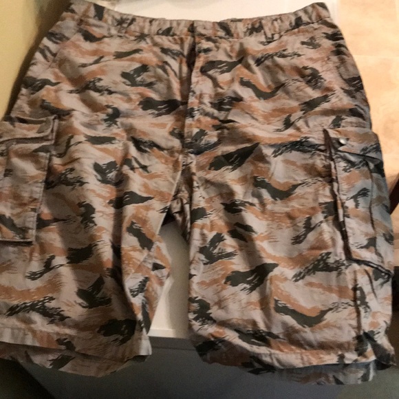 Shorts - Picture 3 of 3